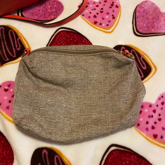 Women’s red tote with matching bag. - Picture 7 of 11